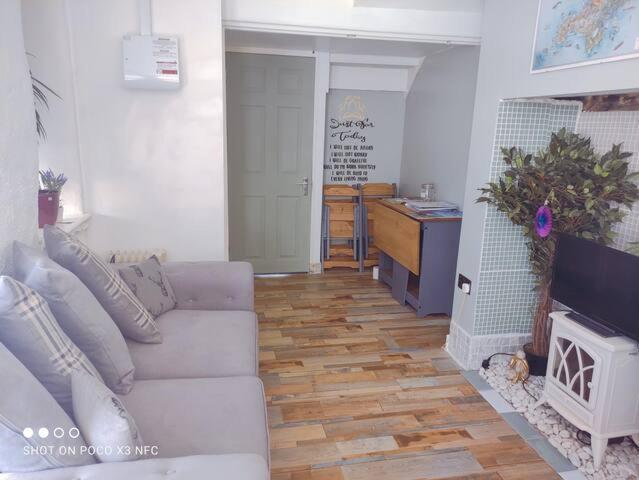 Cosy Wellbeing Stays On Cornish Coast Falmouth Bagian luar foto